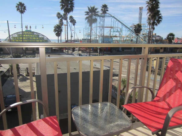 Carousel Beach Inn Main image